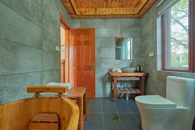 Bathroom 3, Defengju Inn, Huzhou