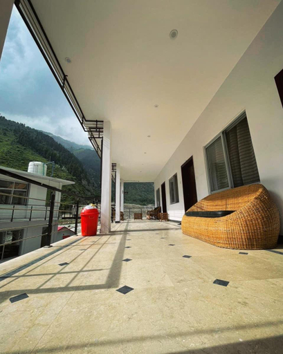 Others 5, Hotel Chateau De North, Hazara