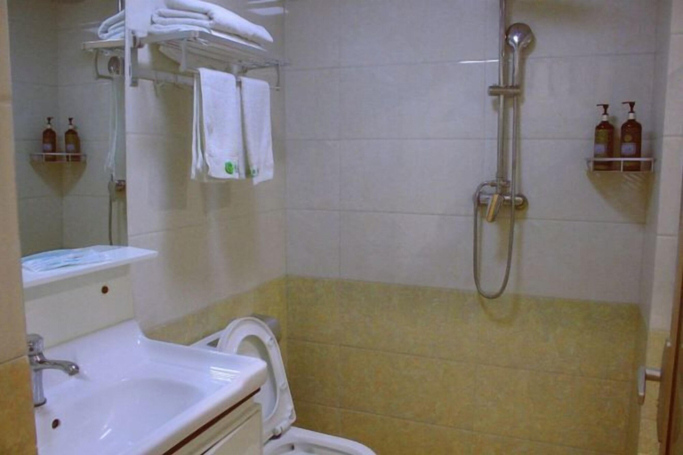 Bathroom 3, Bengbu Juyuan Theme Hotel, Bengbu