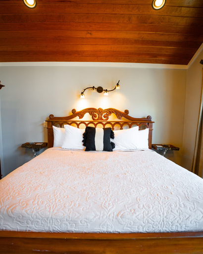 Bedroom 2, Starlight Haven Hot Springs, Garland
