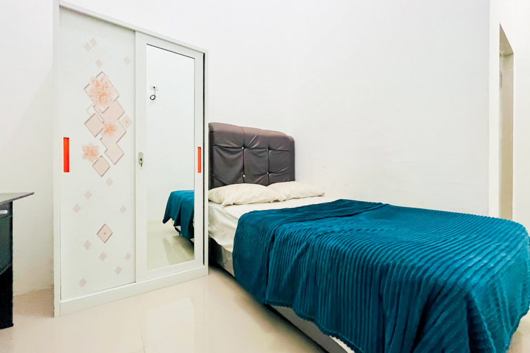 De Farasat Hotel Syariah RedPartner - Tap to explore photos