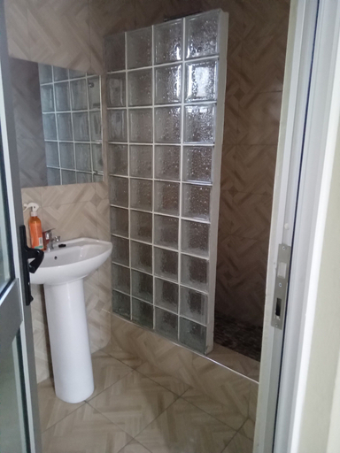 Bathroom 3, Elite Services Accommodations, Boane