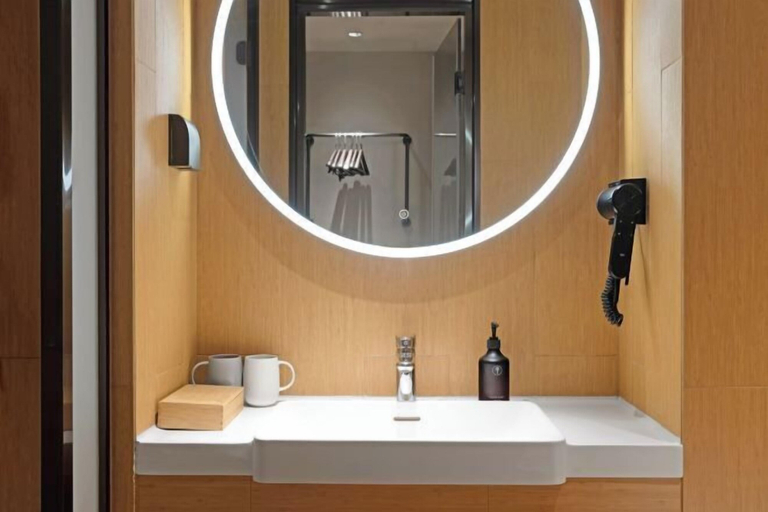Bathroom 5, JI Hotel (Chongqing Jiefangbei Pedestrian Street), Chongqing