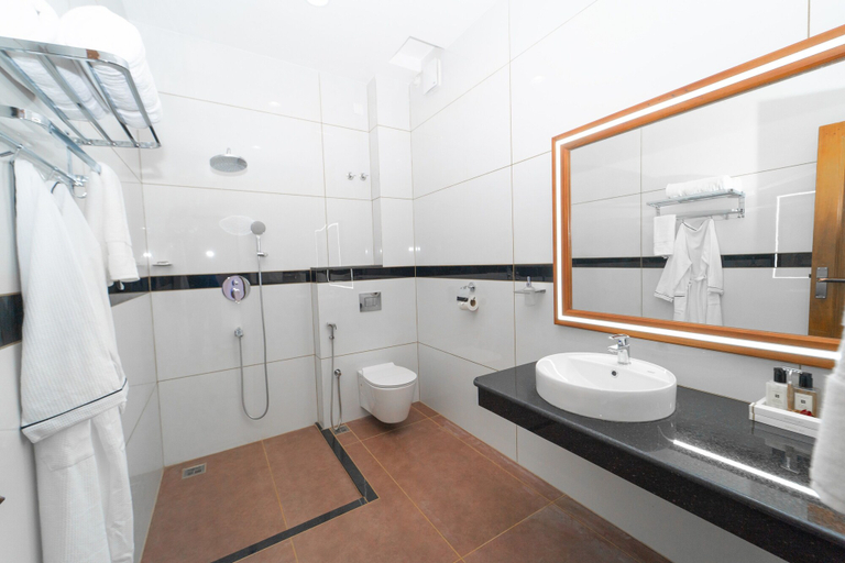 Bathroom 3, Skylar Seaview Beach Resort and Spa, Thiruvananthapuram