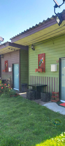 Exterior 4
