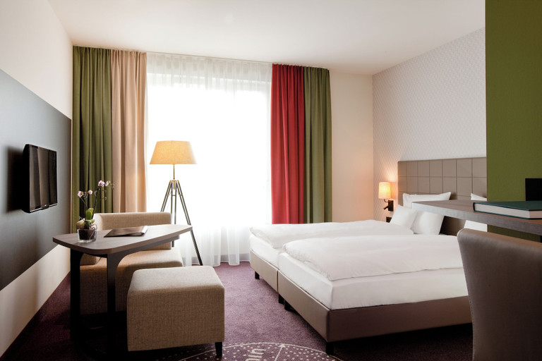 Bedroom 2, Steigenberger Parkhotel Braunschweig, Braunschweig