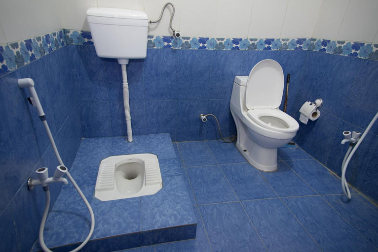 Bathroom 4, Patel Residency Guest House 1, Karachi