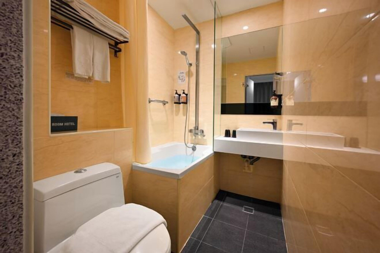 Bathroom 11
