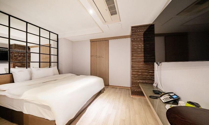 Bedroom 3, Bundang Regency Hotel, Seongnam