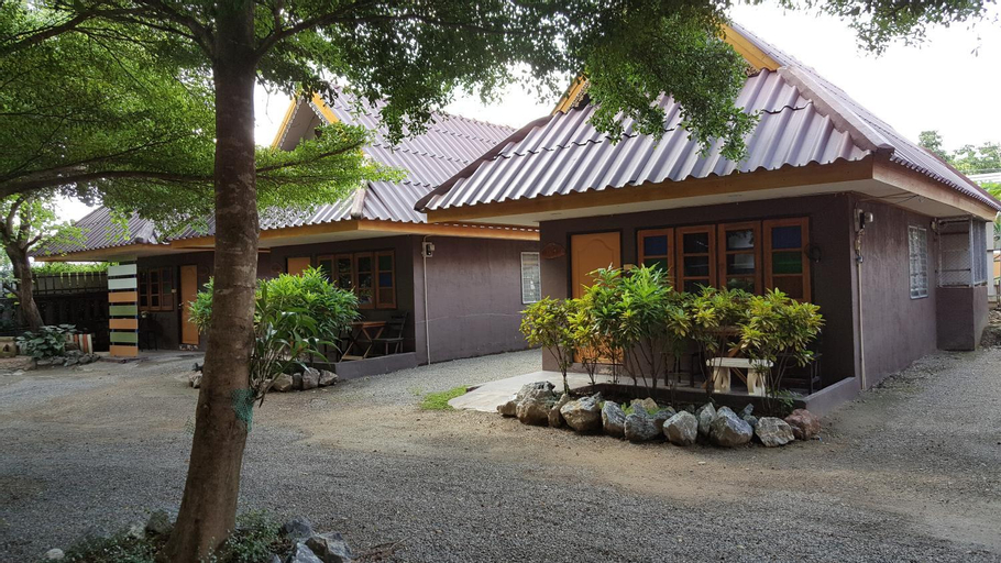 Exterior 3