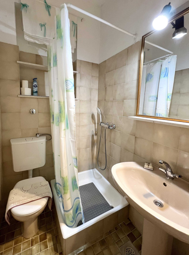 Bathroom, Apartments More & Ja, Ston