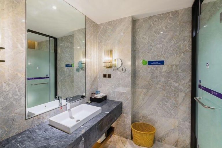 Bathroom 4, Chengtou Gangwan Hotel, Zunyi