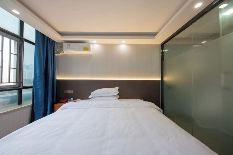 Bedroom 22