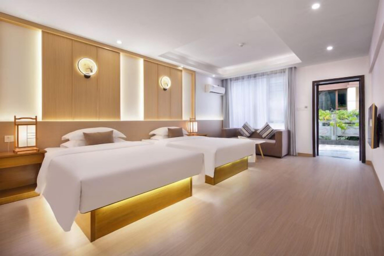 Bedroom 2, Panlong Bay Liban Shengjing Hot Spring Resort Hotel (Yangshuo Lijiang), Guilin