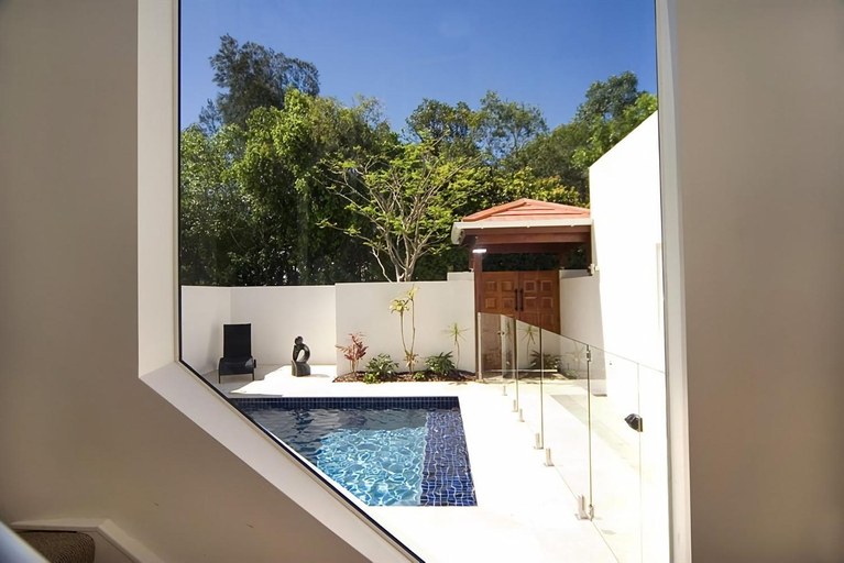 Sport & Beauty 2, Luxury Lakeside Villa, Maroochy - Coastal North