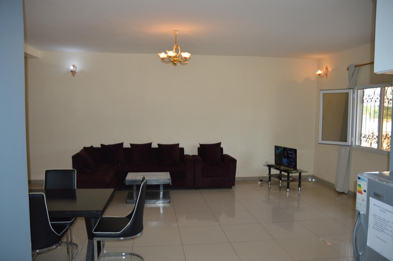 Others 3, Residence Rosalie, Mfoundi
