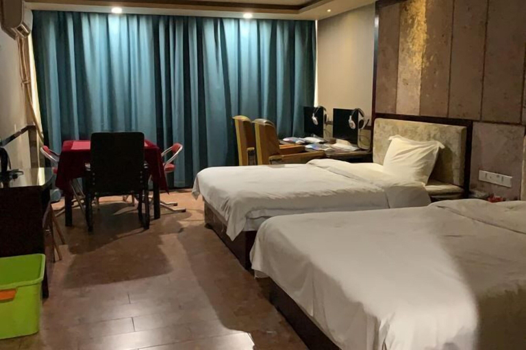 Bedroom 4, Ice Thunder Broken Internet Cafe, Nanchang