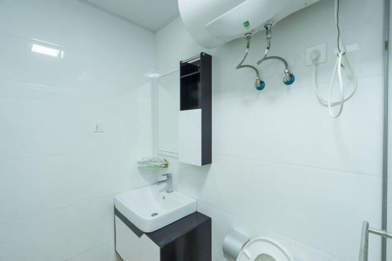 Bathroom 3, Huaniao Island Banshan Banhai Hostel, Zhoushan