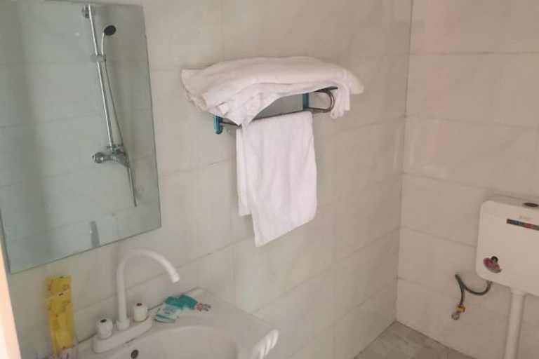 Bathroom, Jinfeng Farmhouse, Qujing
