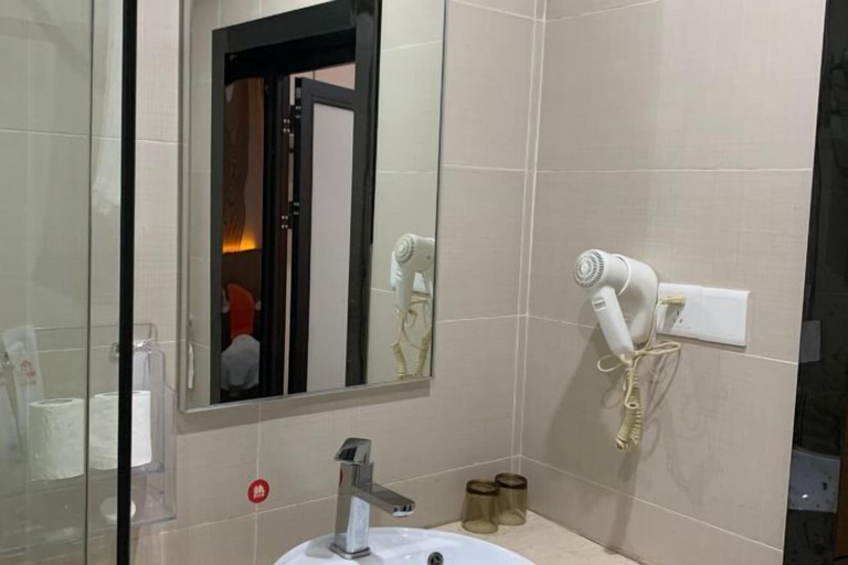 Bathroom 5, ZIxing Wuzhou Hotel, Chenzhou