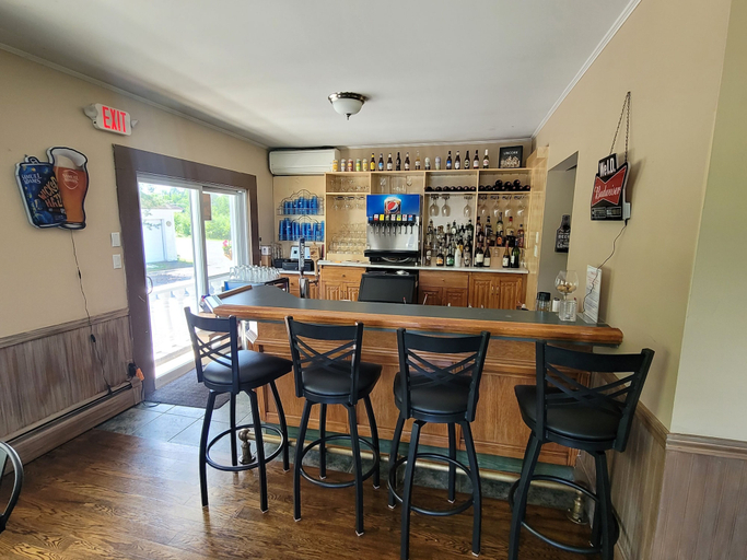 Food & Drinks 4, DuBois' Inn, Aroostook