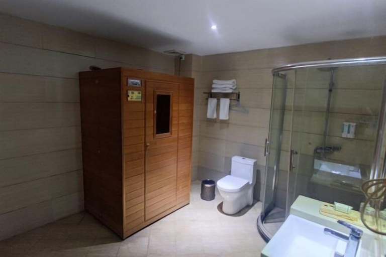 Bathroom, San Xinle Grand Large Hotel, Wenshan Zhuang and Miao