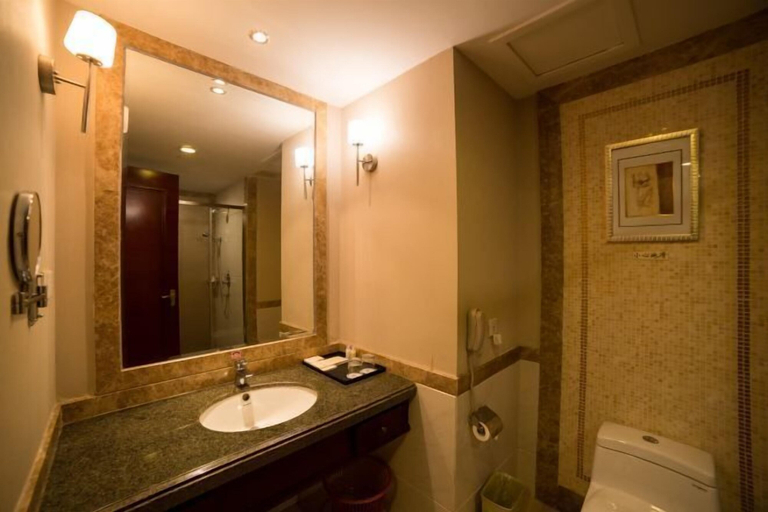 Bathroom 4, Dabeishan Resort, Jieyang