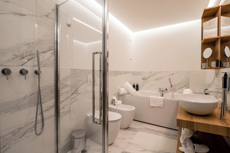 Bathroom 5, Hotel Ristorante Magia del Brenta, Venezia