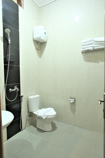 Bathroom 12