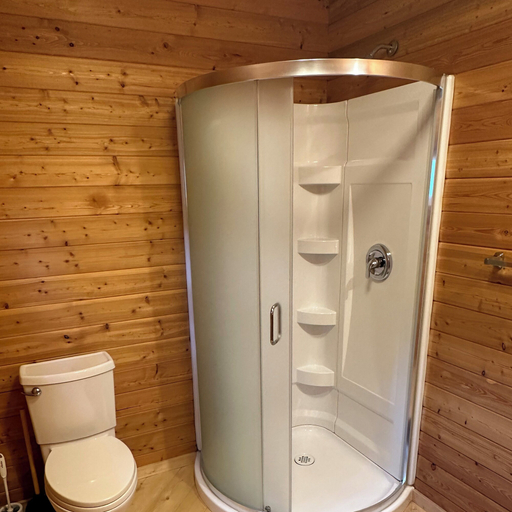 Bathroom 3, Beaverfoot Lodge, Columbia-Shuswap