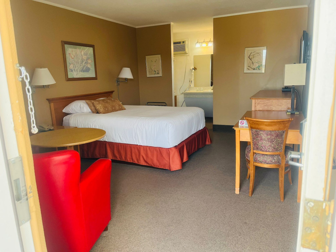 Bedroom 3, Travelodge by Wyndham Moose Jaw, Division No. 7