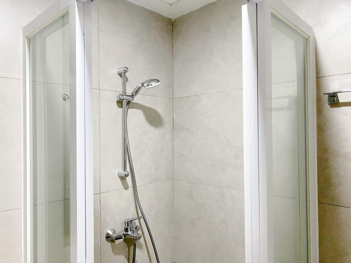 Bathroom 5, Good and Cozy Living Studio Pollux Chadstone Apartment By Travelio, Cikarang