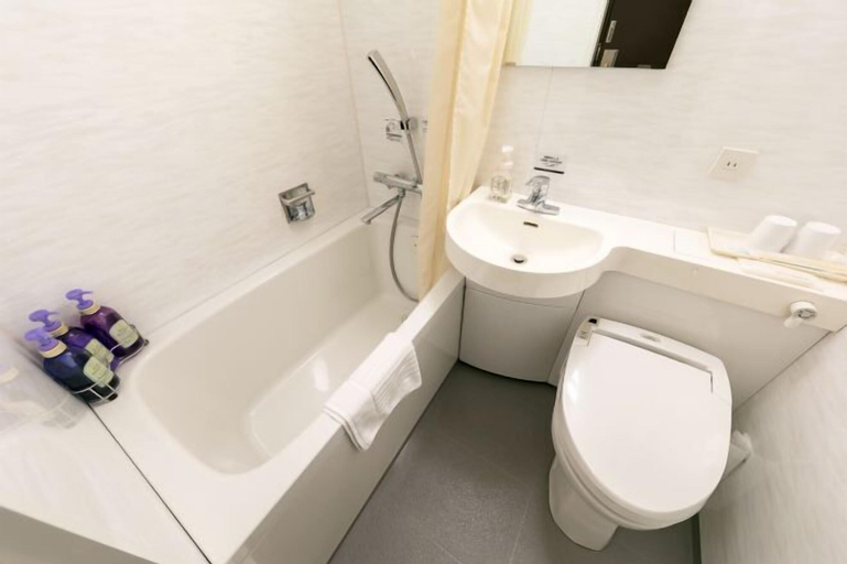 Bathroom 22