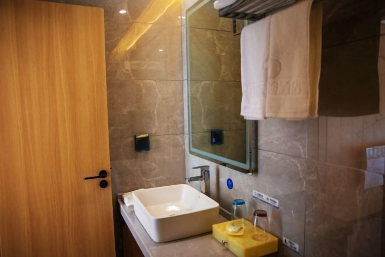 Bathroom 4, Wufeng Duling Yunding Homestay, Yichang