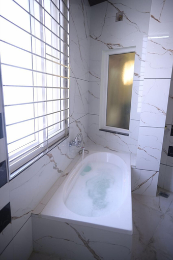 Bathroom 4, Hotel Kaanjee, Sikar