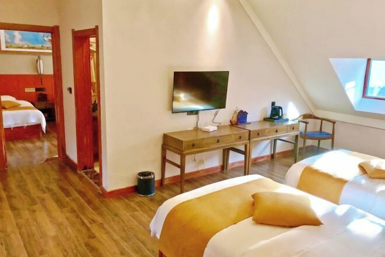 Bedroom 1, Hemu Tuwaju Hotel, Altay