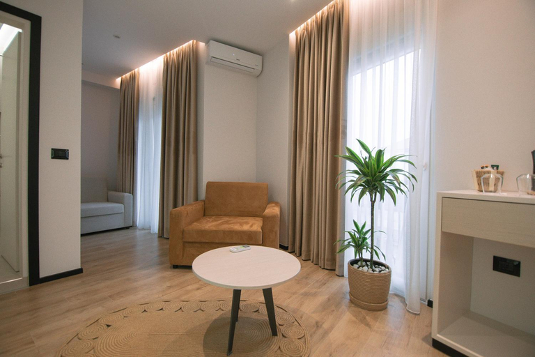 Others 4, Boulevard Boutique Aparthotel, Korçës