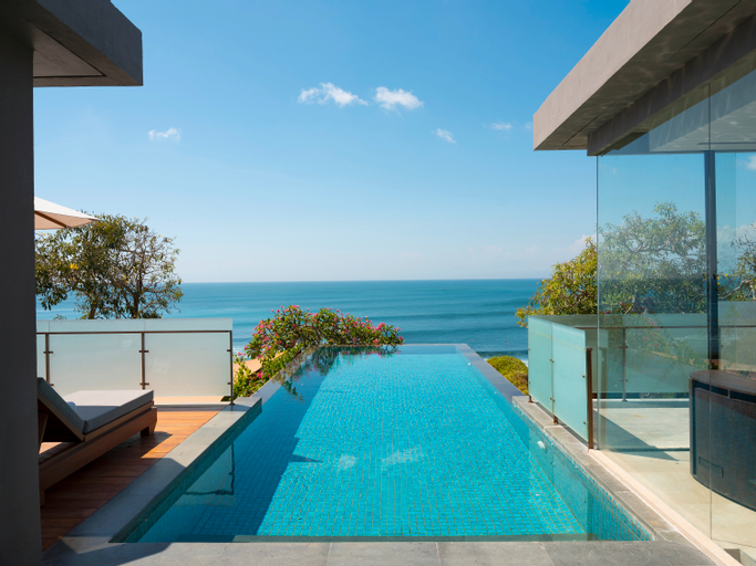 Swimming Pool 13