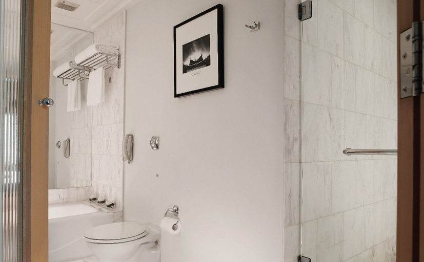 Bathroom 9
