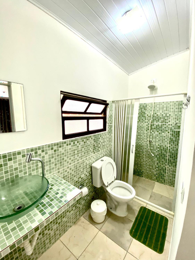 Bathroom 4, Chale em Maresias - Quintal Privativo - Pet Friendly 4 Hospedes, São Sebastião