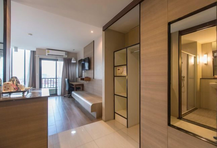 Bathroom 11