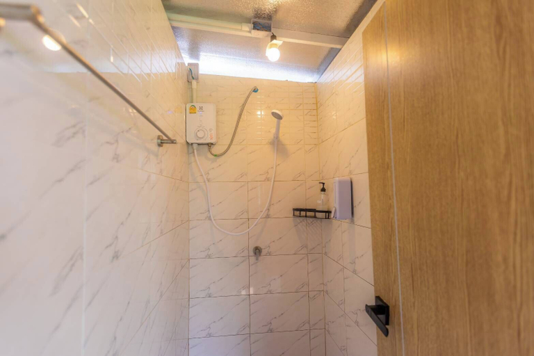 Bathroom 3, Tawaen Caza Sky Camping, Pattaya