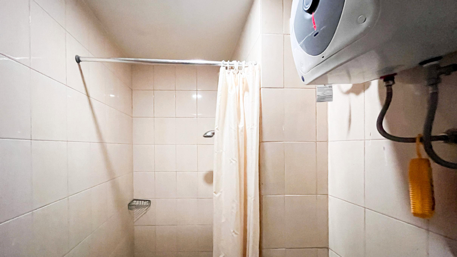 Bedroom 2, Good Place Studio Apartment at Vida View Makassar By Travelio, Makassar