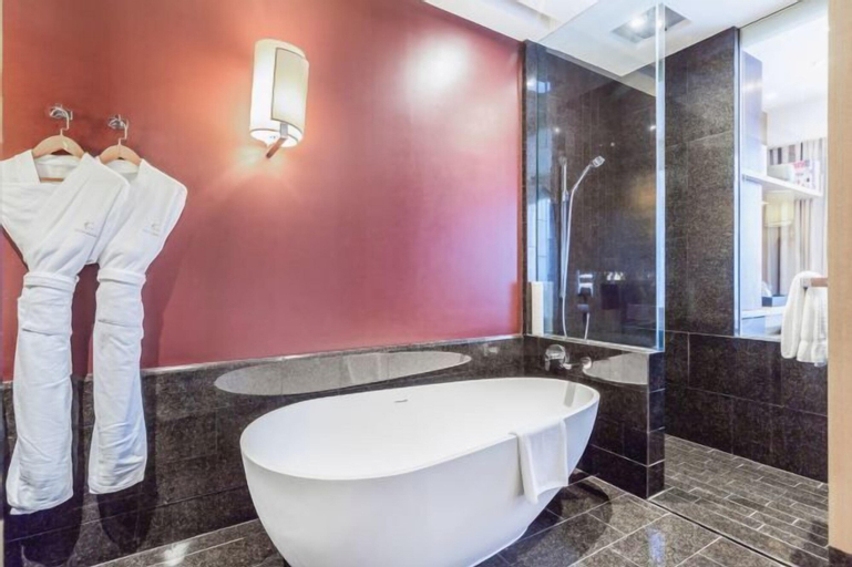 Bathroom 4