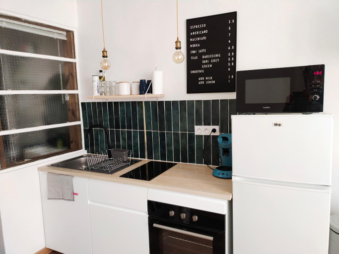Kitchen 4, Le Lavoir - Studio centre ancien sur placette, Var