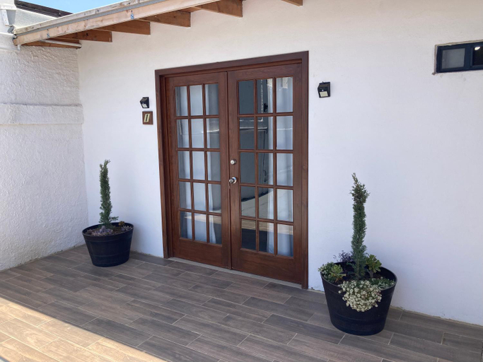 Exterior 10