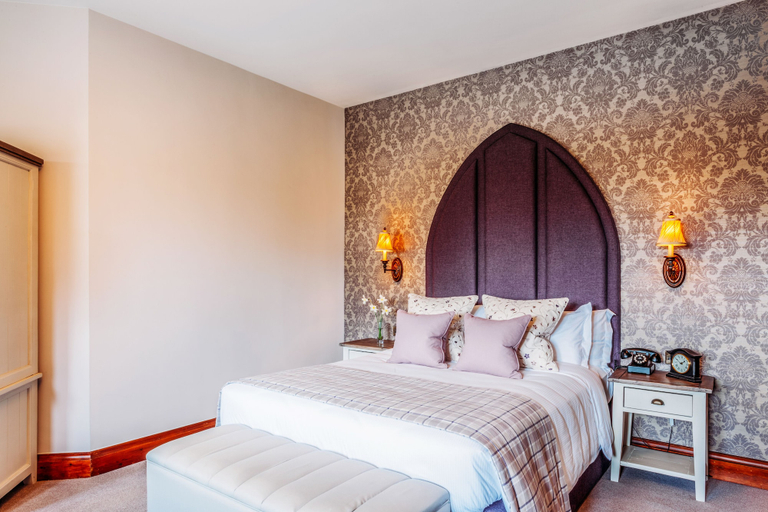 Bedroom 2, Stanbrook Abbey, Worcestershire