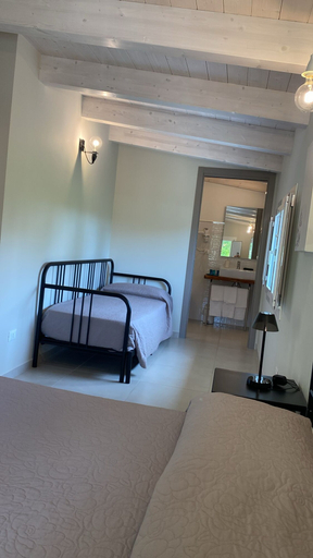 Bedroom 4, B&B CIVICO 33, Cosenza