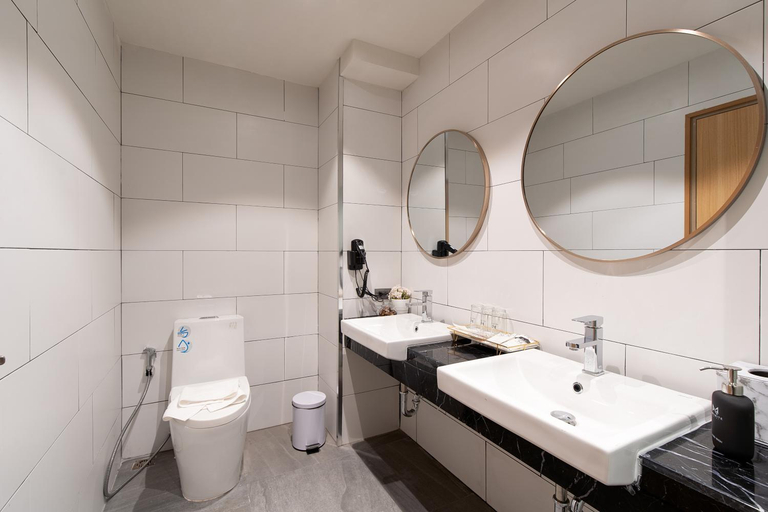 Bathroom 5, INFINITE HOTEL @KASET, Chatuchak
