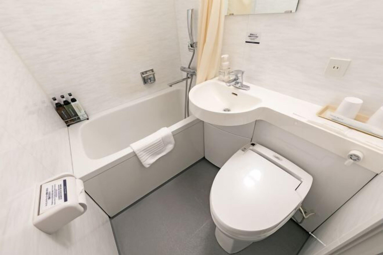 Bathroom 19